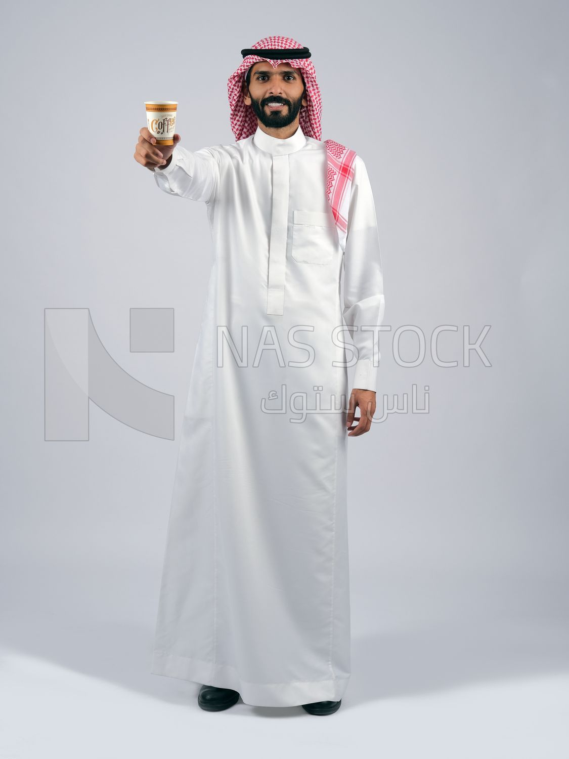شاب خليجي بالزى السعودى
