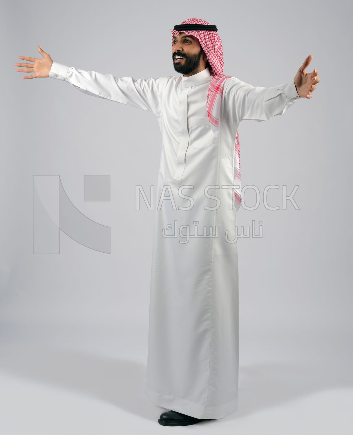 Arab Gulf man in Saudi dress