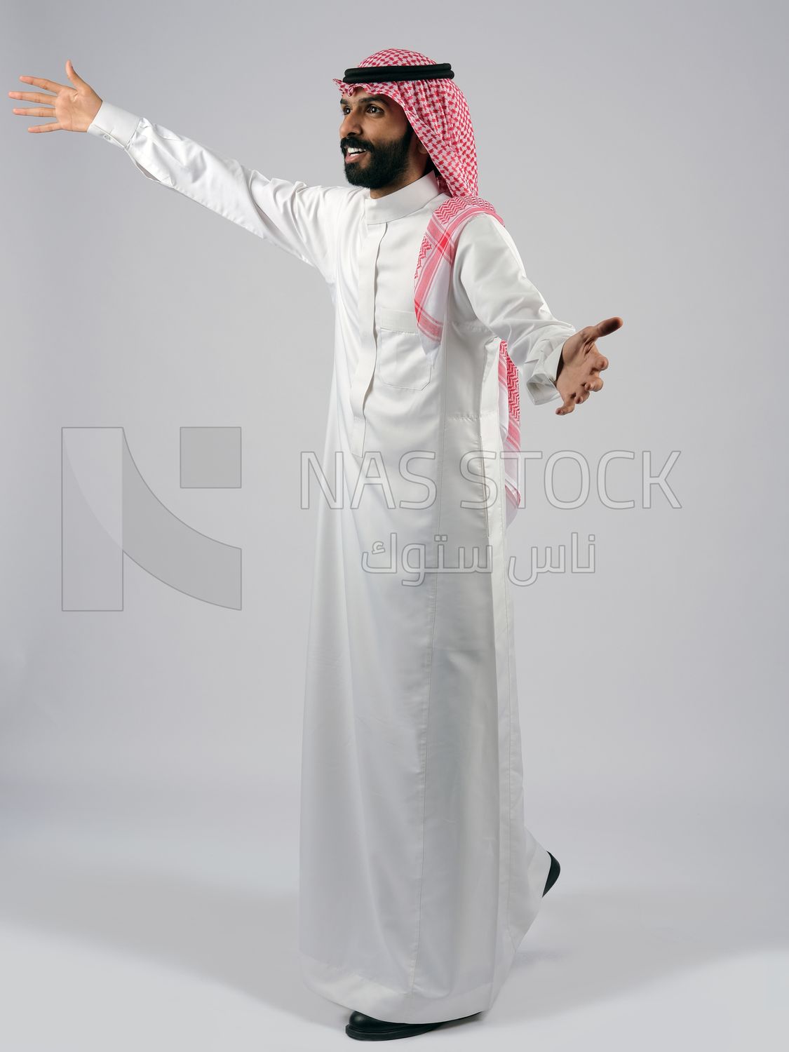 Arab Gulf man in Saudi dress