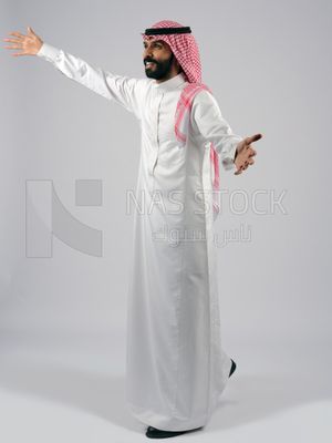 Arab Gulf man in Saudi dress
