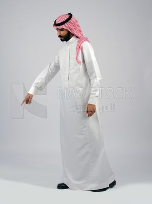 Arab Gulf man in Saudi dress