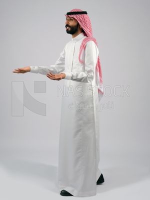 Arab Gulf man in Saudi dress