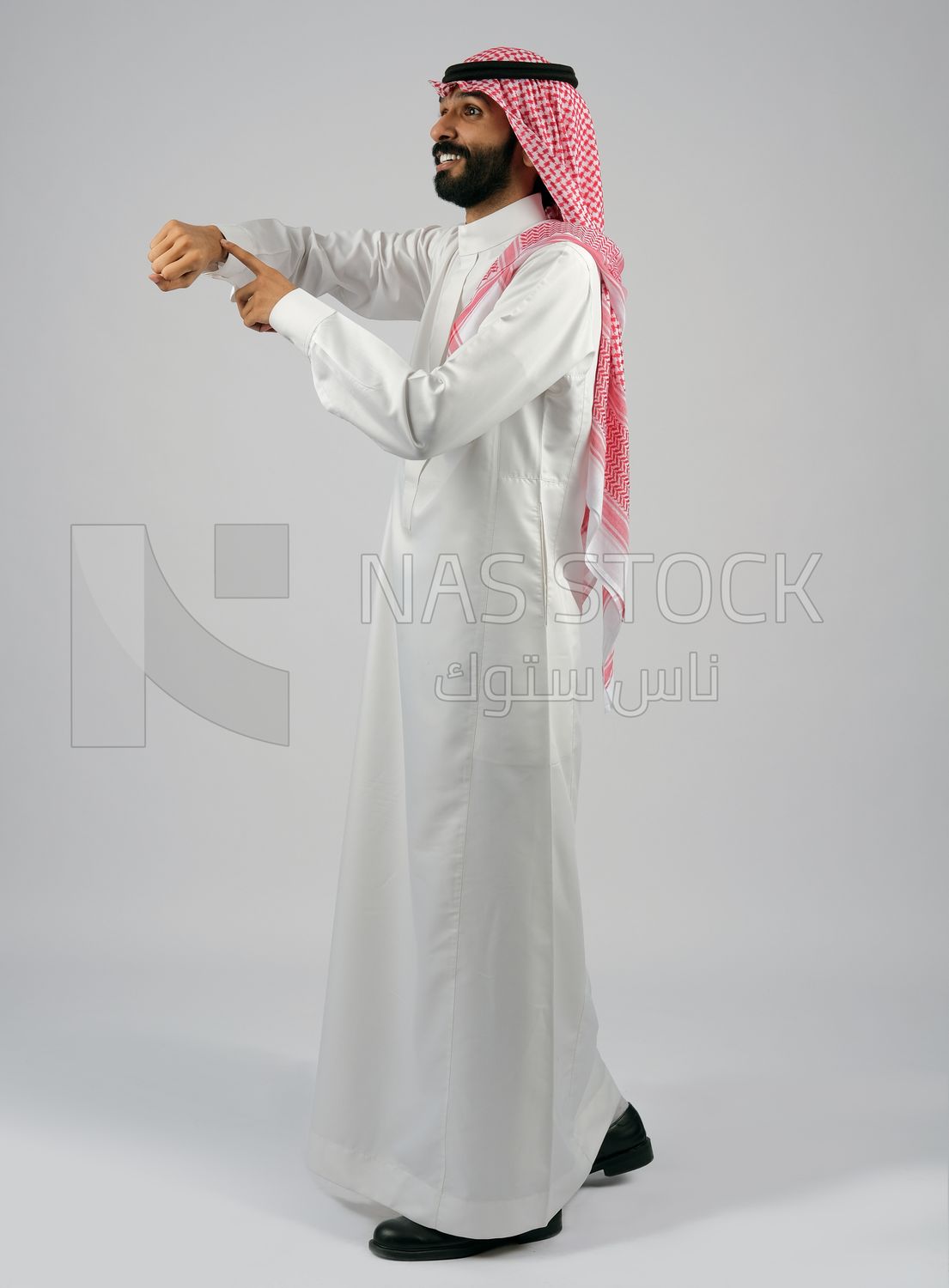 Arab Gulf man in Saudi dress