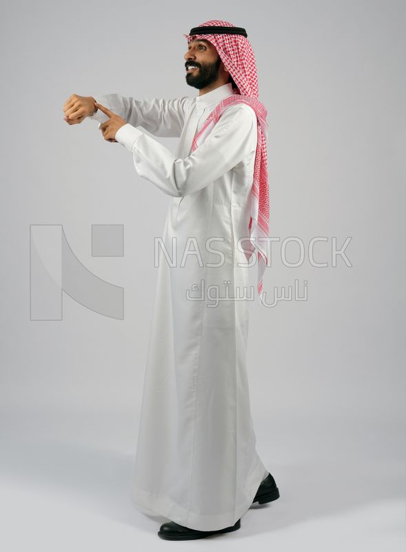 Arab Gulf man in Saudi dress