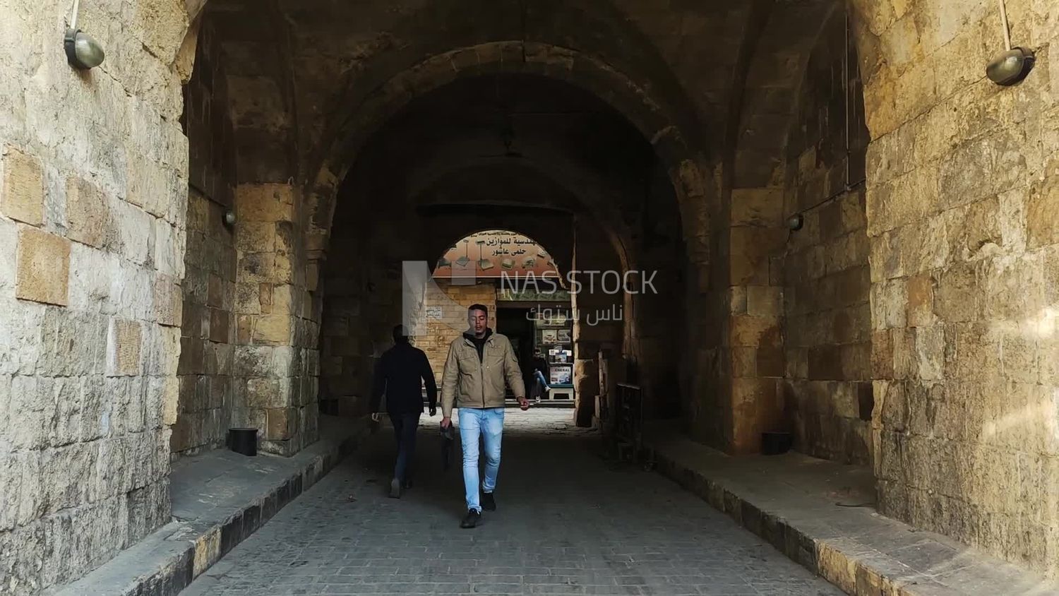 شارع بيت القاضى , شارع بيت القاضي هو شارع تاريخي خلاب يقع في قلب القاهرة ، مصر ، يشتهر بجمال هندسته المعمارية وتراثه الثقافي الغني.