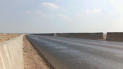 Video showing the heavy transport truck traveling on the desert road