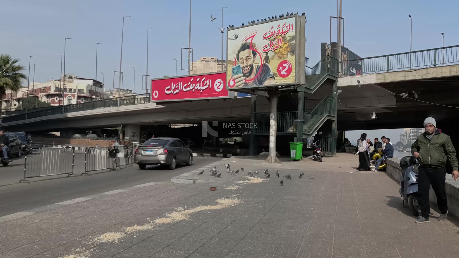 Video showing cars crossing from the bottom of the 15th of May Bridge in Zamalek, Cairo