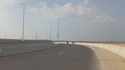 Video showing the sky and clouds on the desert road