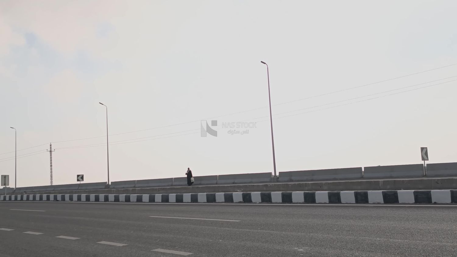 Video showing the desert road clearly