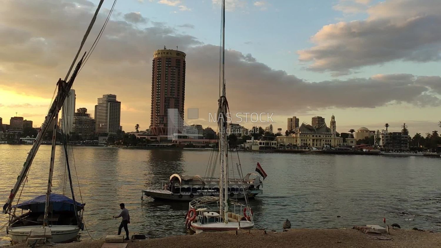Video showing the Sofitel Hotel and the Sheraton Hotel overlooking the Nile River and the Nile boats