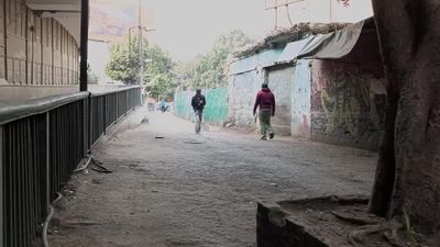فيديو يظهر زقاق صغير فى احد شوارع القاهرة