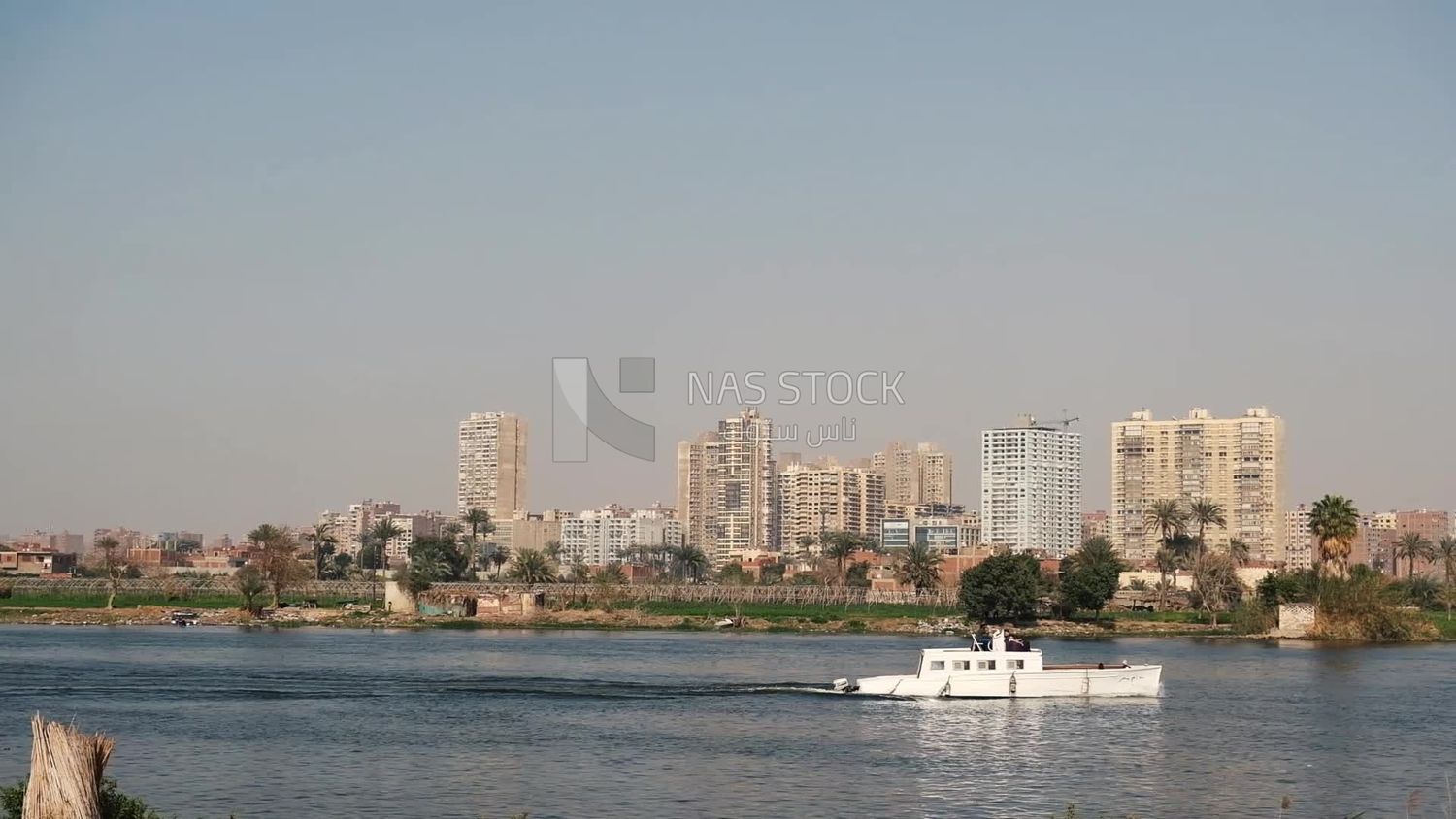 منظر السماء بالغيوم ، مناظر طبيعية في سماء  ، جمال السحب في سماء ، نخيل