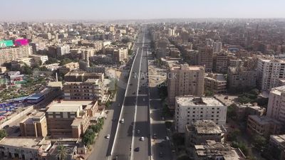 فيديو درون منظر جسر المحكمة ، مدينة نصر ، المعالم ، شارع مزدحم