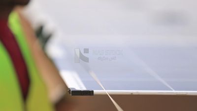 Engineer ties the nail in the field of solar