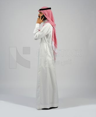 Gulf man holding a mobile