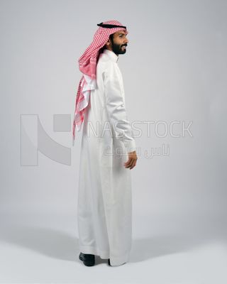 Gulf man in Saudi dress