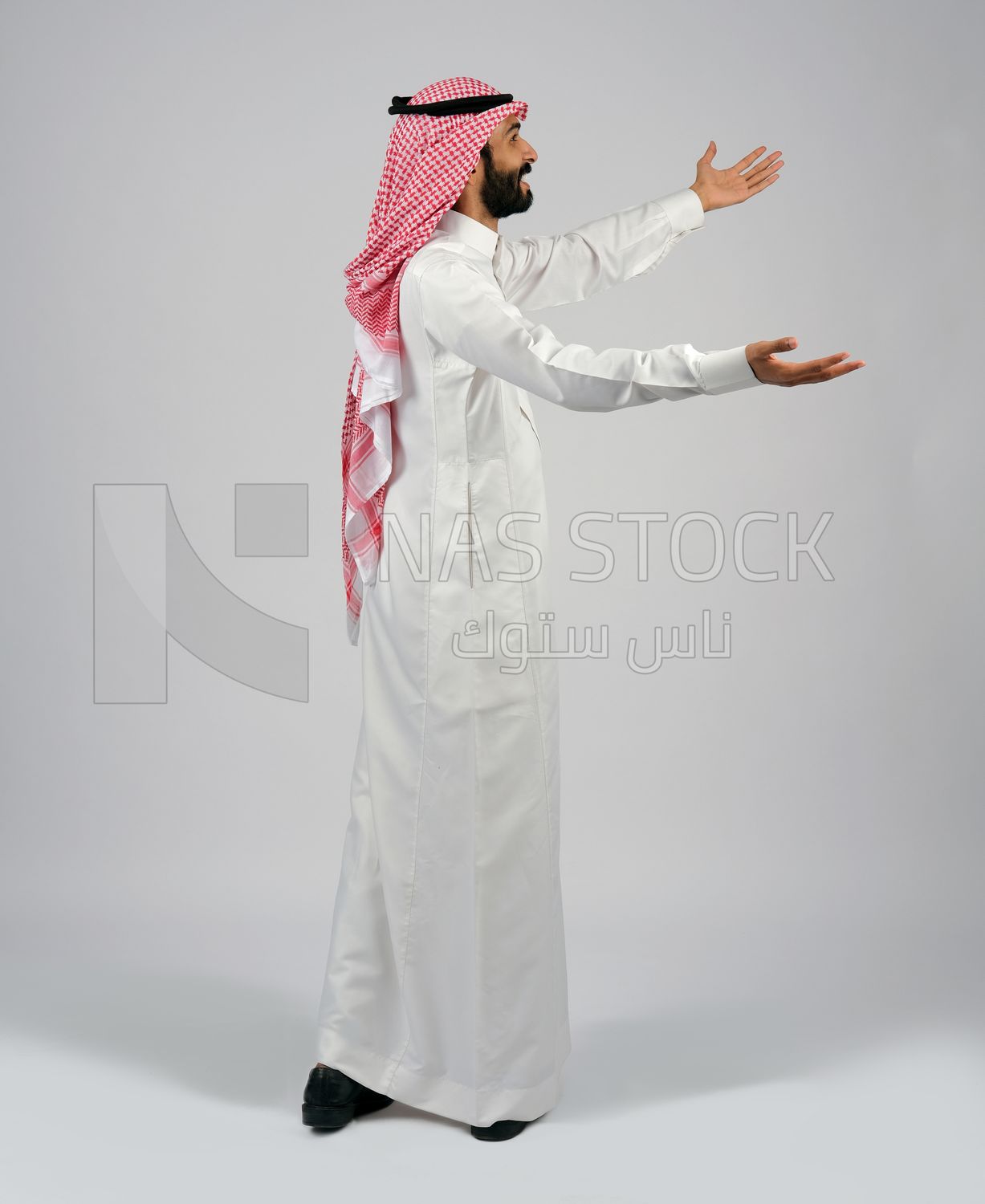 Gulf man in Saudi dress