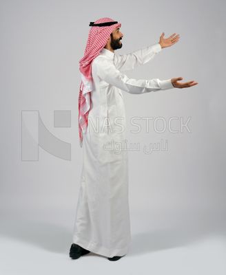Gulf man in Saudi dress