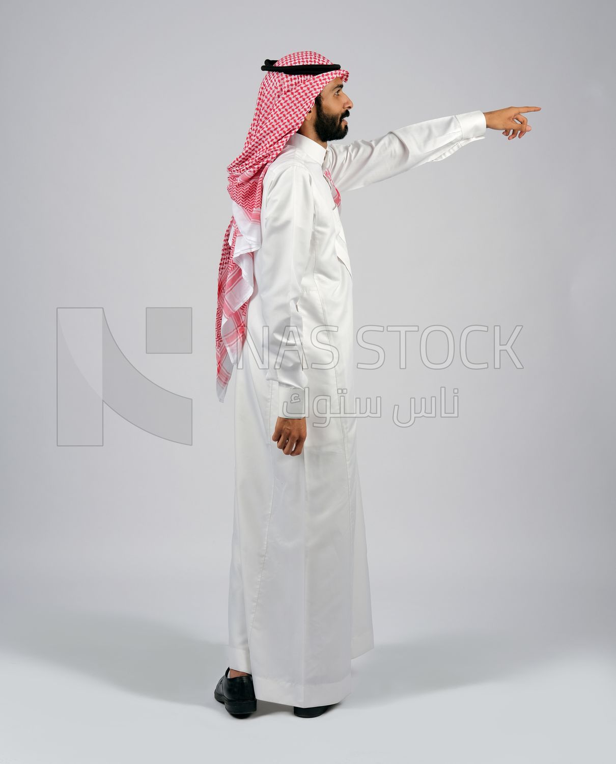 Gulf man in Saudi dress