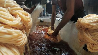 Thread dyeing workshop
