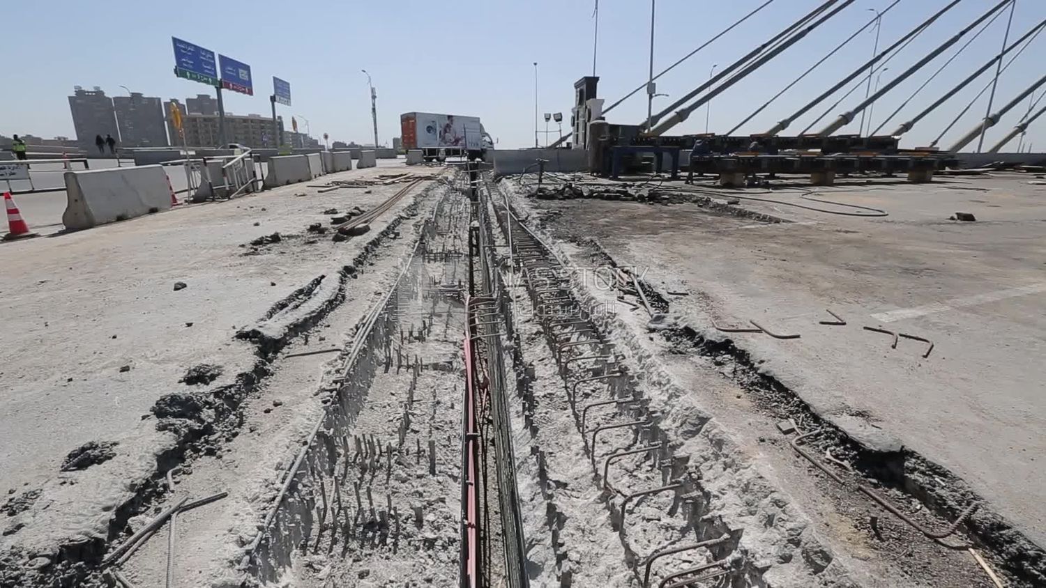 View of the bridge under construction