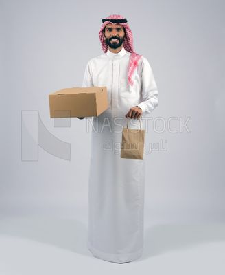 Gulf man working in delivery