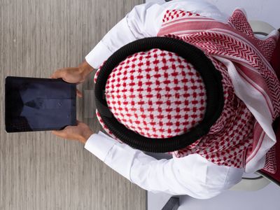 Gulf man using a tablet