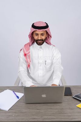 Gulf man working in company