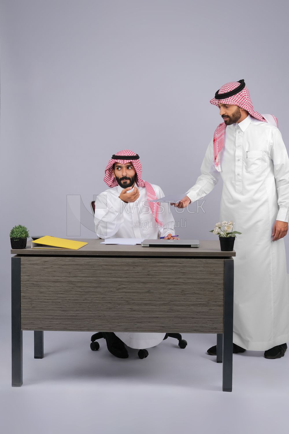 Two Gulf men at work