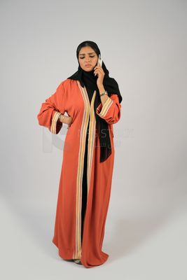 Gulf girl talking on the phone