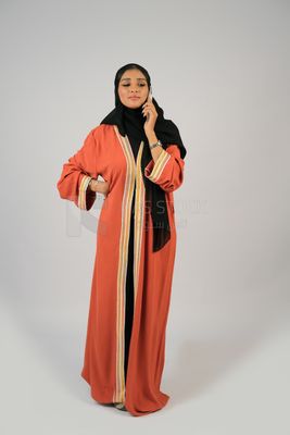 Gulf girl talking on the phone