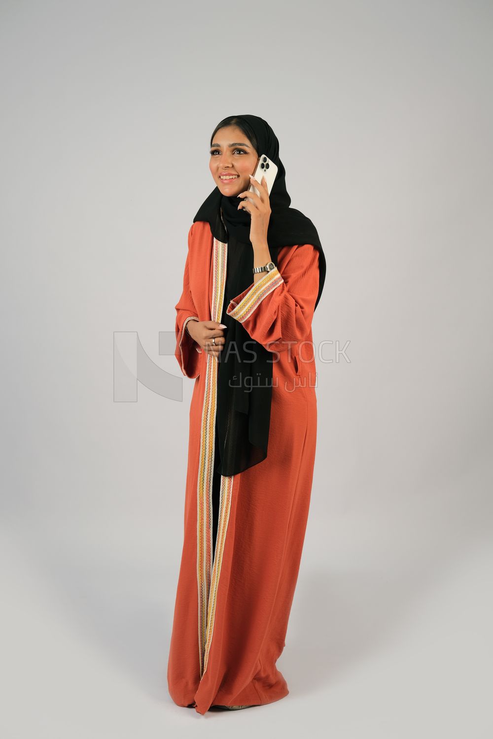 Gulf girl talking on the phone