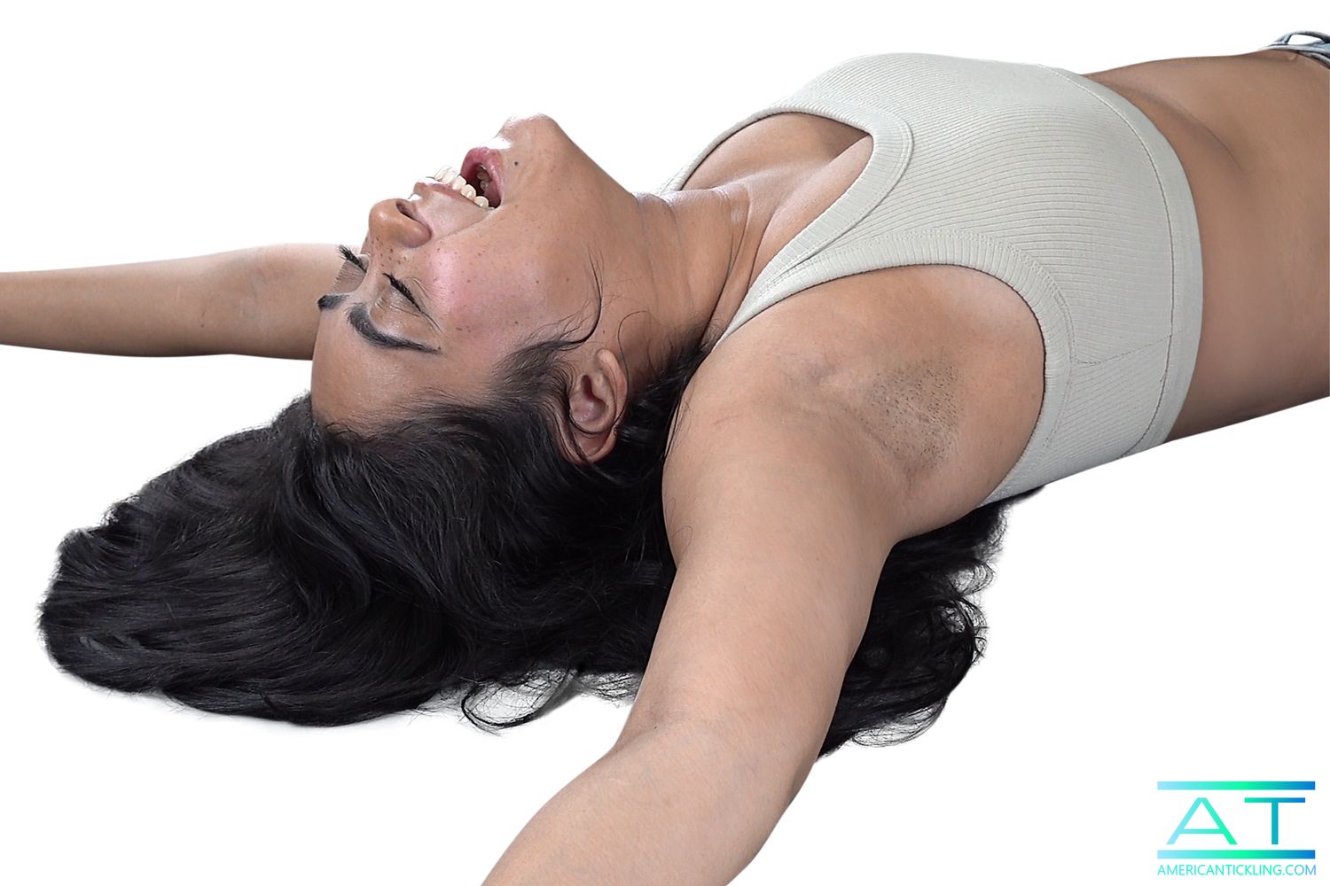 Jenni&#39;s Feather Hysteria 2 (4K)