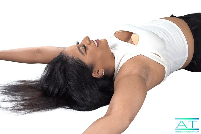 Feather Ticklish Juliana (4K)