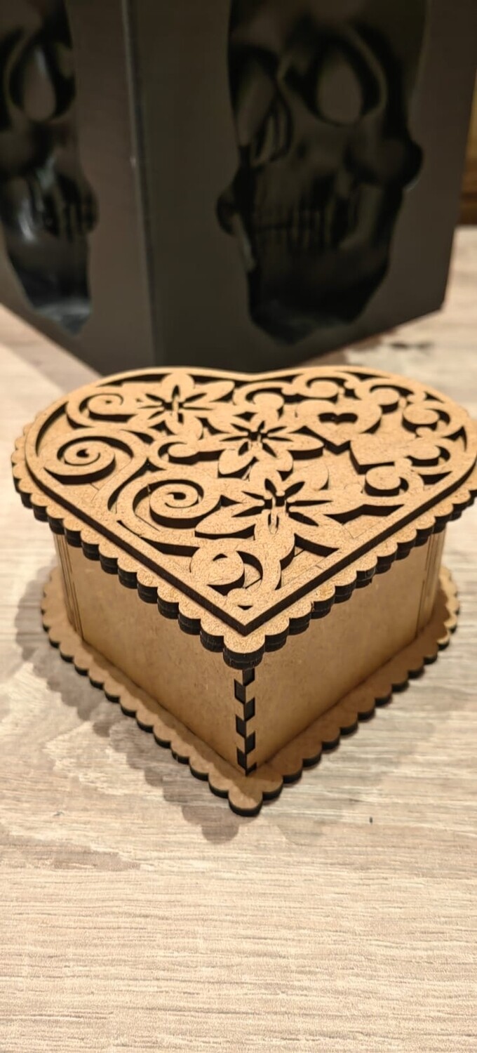 Holz Box Herz, mit Deckel