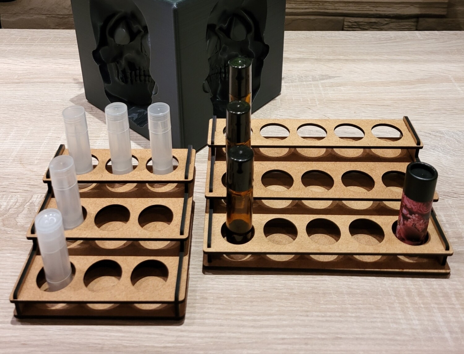 Display für Lippenstifte, aus Holz