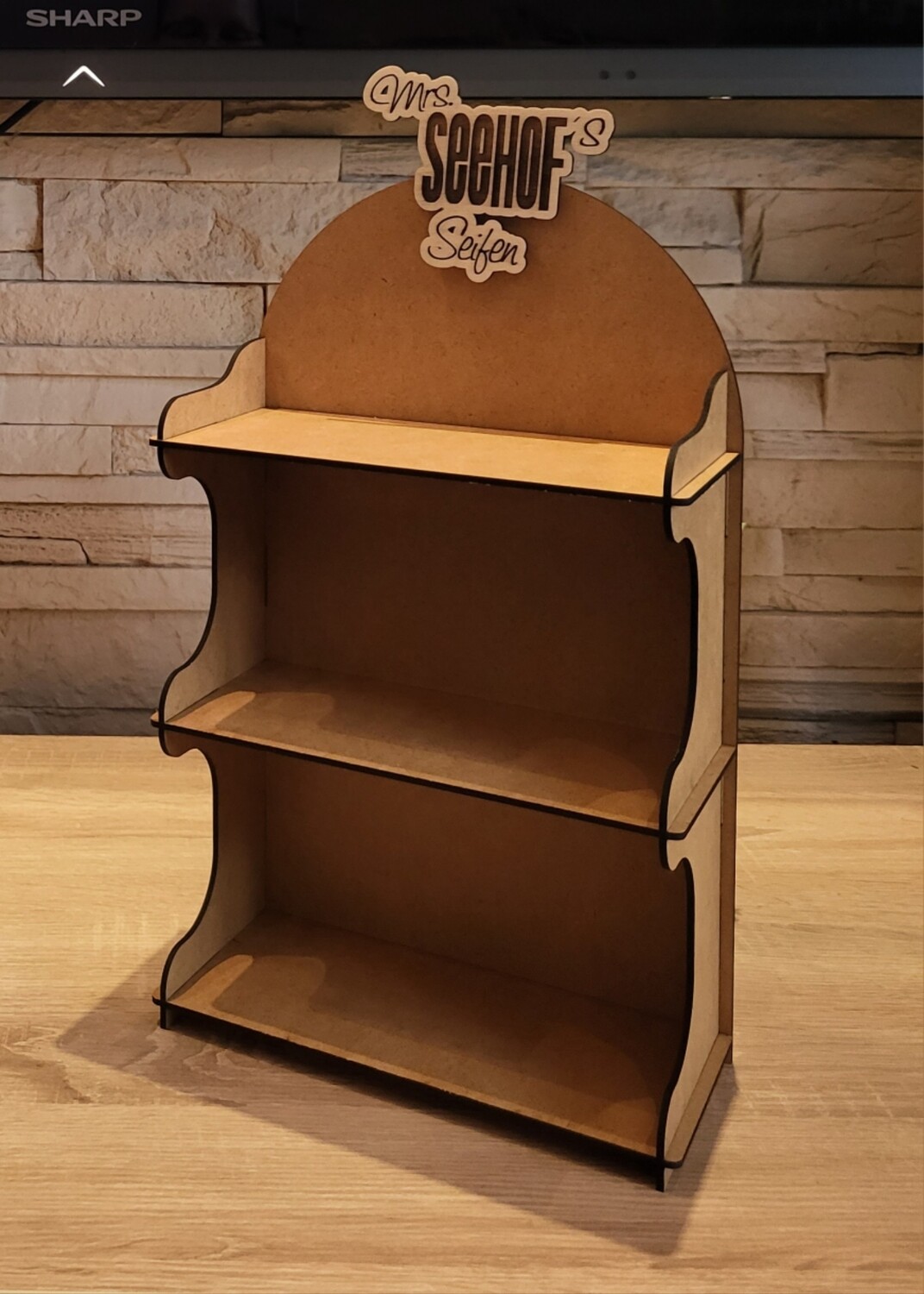 Aufsteller Regal mit 3 Fächer aus Holz. Personalisierbar
