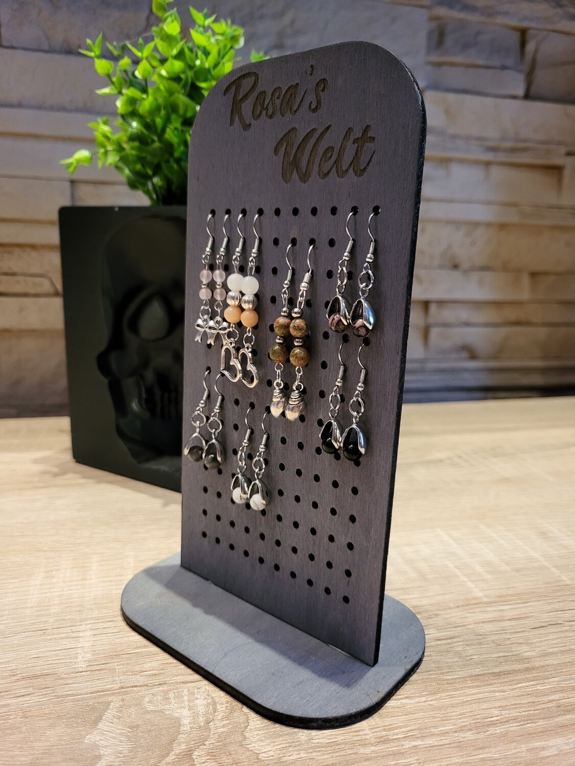 Ohrring Ständer aus Holz, personalisierbar. In diversen Farben