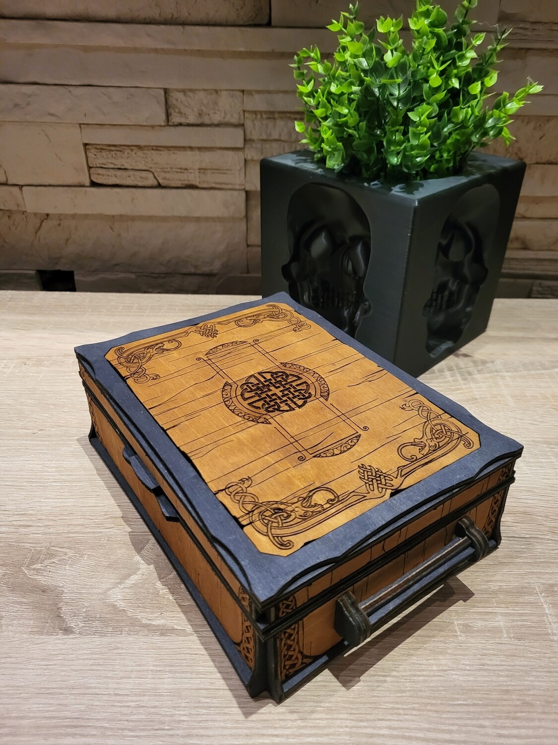 Schmuckkasten "keltic" aus Holz, handbemalt. In verschiedenen Farben erhältlich