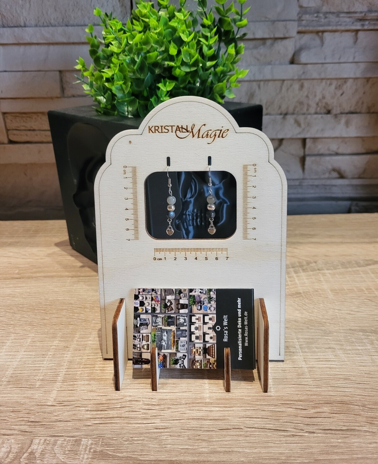 Präsentationsständer für Ohrringe aus Holz mit Visitenkarten Halter.