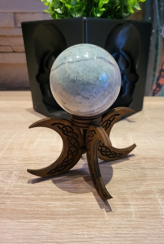 Kugelständer "Mond" aus Holz, handgefertigt. In verschiedenen Farben erhältlich 