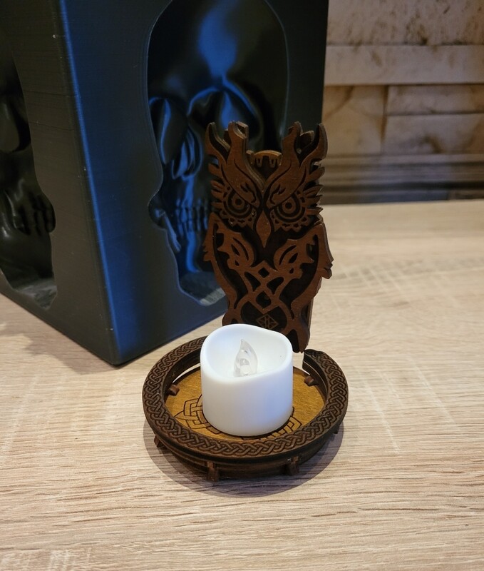 Altar/Totem Deko Ablage aus Holz, handgefertigt. In verschiedenen Farben erhältlich