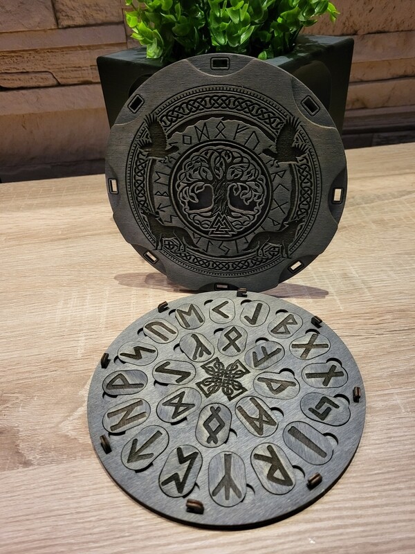 Runen Set in runder Holzbox, handgefertigt. In verschiedenen Farben erhältlich