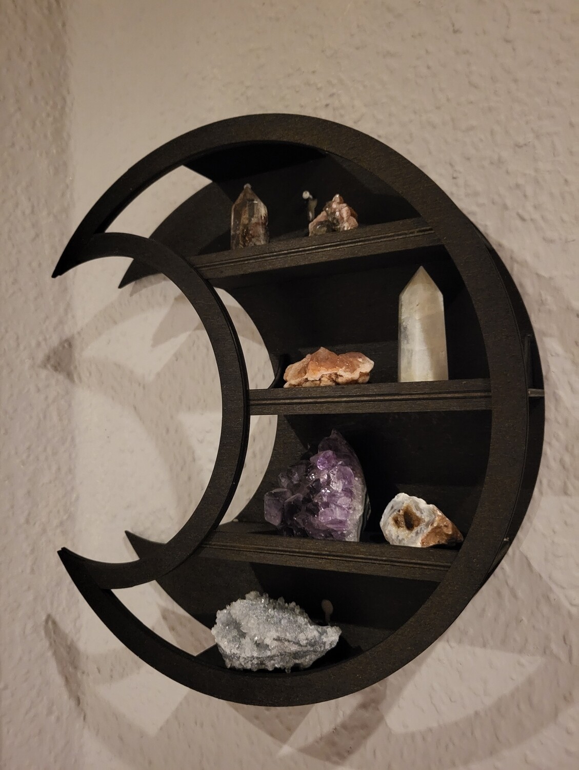 Wandregal Mond, handgefertigt aus Holz. In verschiedenen Farben erhältlich