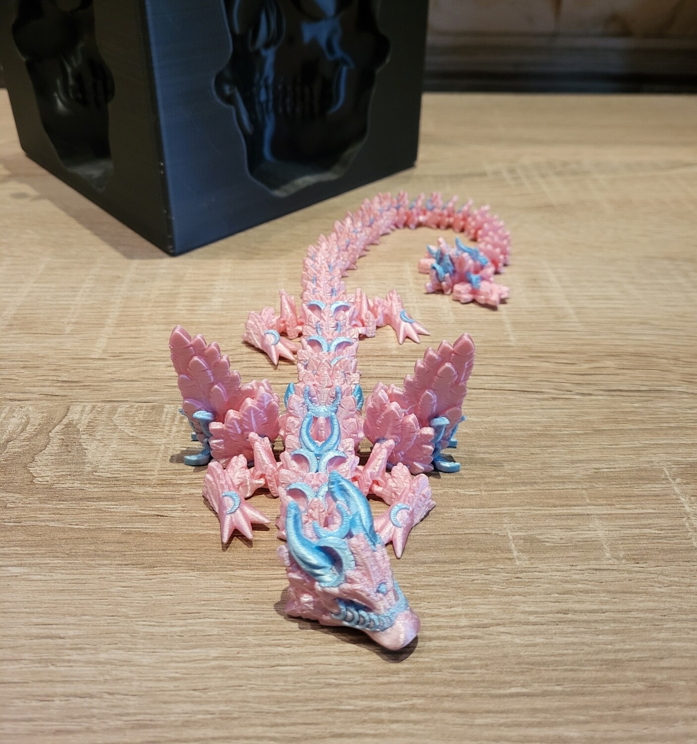 Luna Drache mit Flügel, 2-farbig. In vielen verschiedenen Farben erhältlich