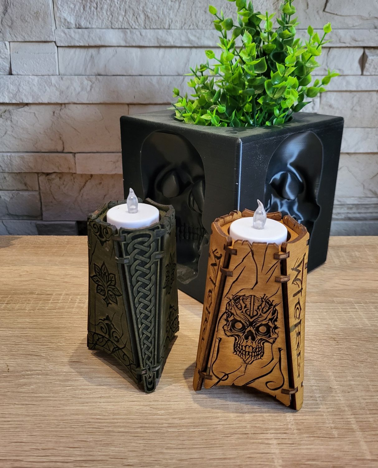 Kugelhalter/Teelichthalter aus Holz, in 2 Motiven und verschiedenen Farben erhältlich