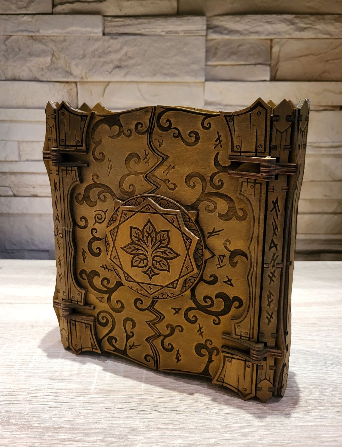 Raffinierte große Klappbox "Magic" aus Holz, handgefertigt. In vielen verschiedenen Farben erhältlich