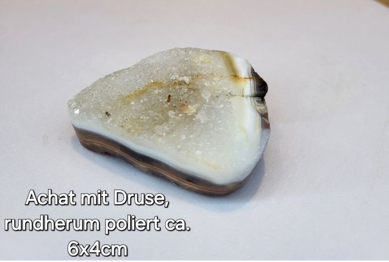 Malawi Achat mit Druse, Seiten rundherum poliert