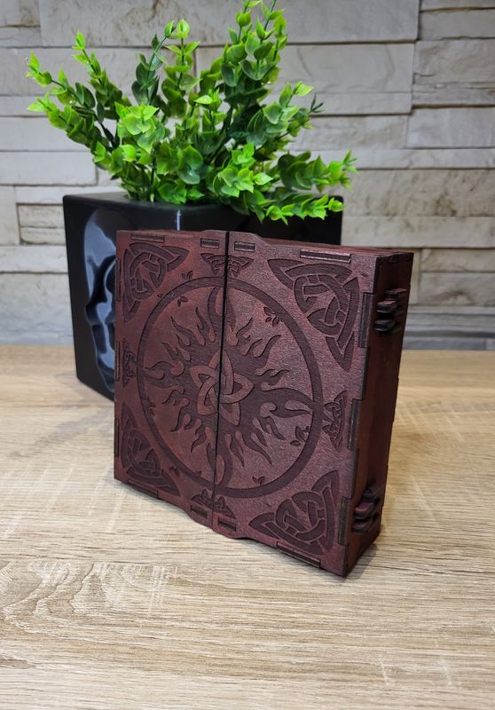 Aufbewahrungsbox aus Holz zum aufklappen, handbemalt. In verschiedenen Farben erhältlich 
