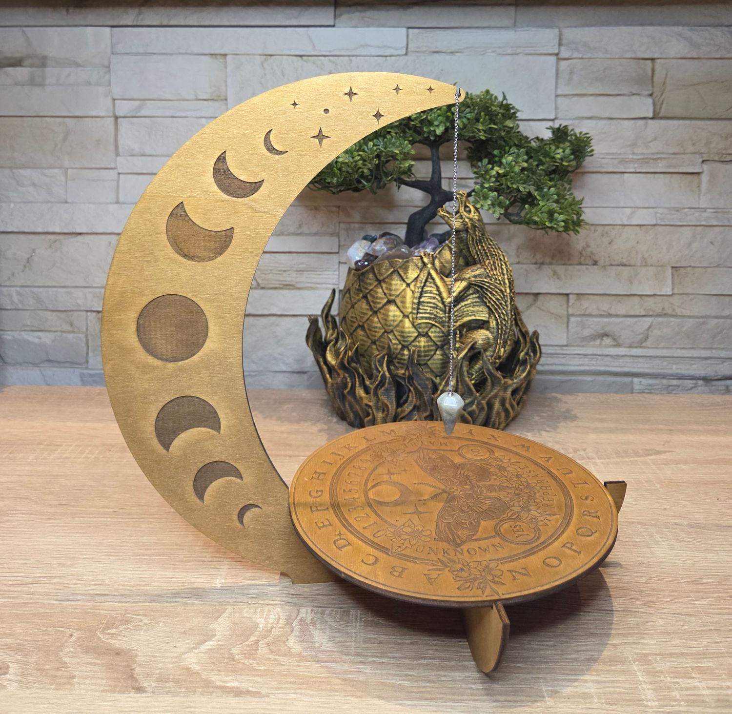 Mond Pendelbrett mit Pendelhalter aus Holz, handgefertigt. In zwei Ausführungen und verschiedenen Farben erhältlich